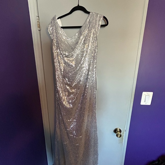 Long bridesmaid silver sequin dress - Picture 2 of 5